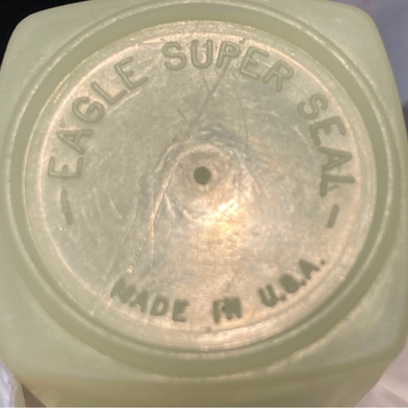 Vintage Eagle Super Seal Salt & Pepper Shakers - Picture 6 of 6